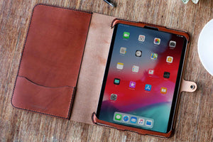 iPad Air 2020-2026 Classic Leather Case